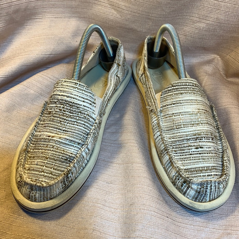 Sanuk almost NEW loafers in cream tweed yoga mat